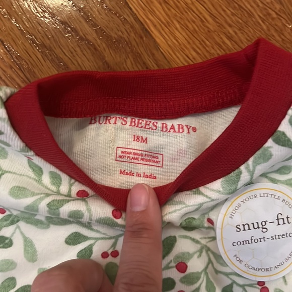 NWT! Burt’s bees 2pc pjs - Picture 2 of 3
